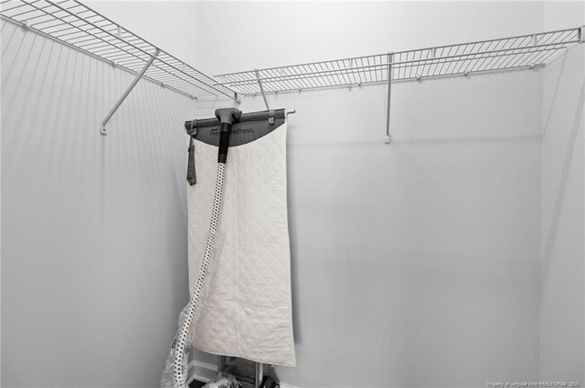 Building Photo - 1321 Braybrooke Pl