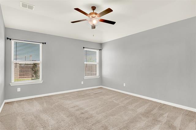Building Photo - 806 Spruce Ln