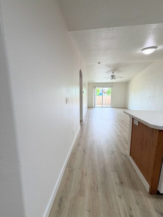 Building Photo - Fontana Duplexes