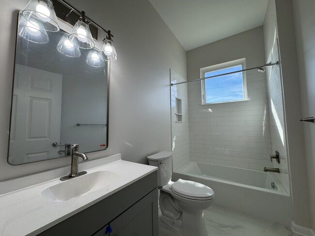 Building Photo - 89 Fishburne St