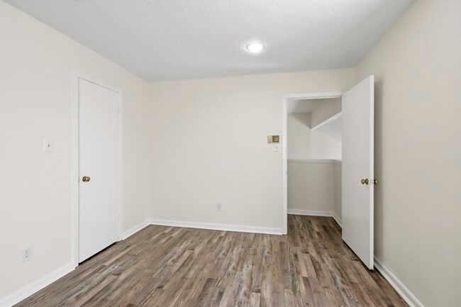 Building Photo - 20315 Sunny Shores Dr