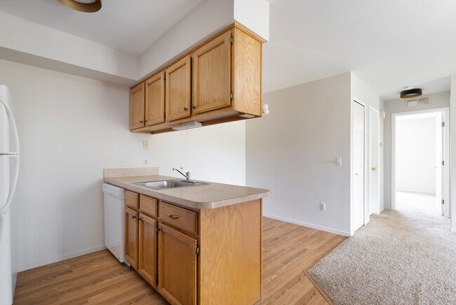 Building Photo - 16446 Clarkson Dr