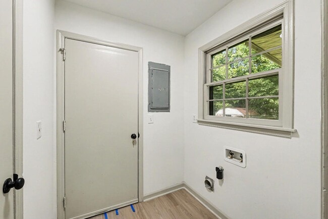 Building Photo - 130 Sandtrap Rd