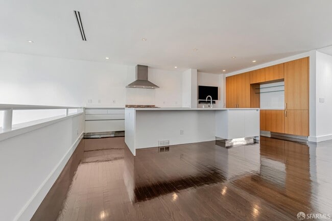 Building Photo - 69 Uranus Terrace