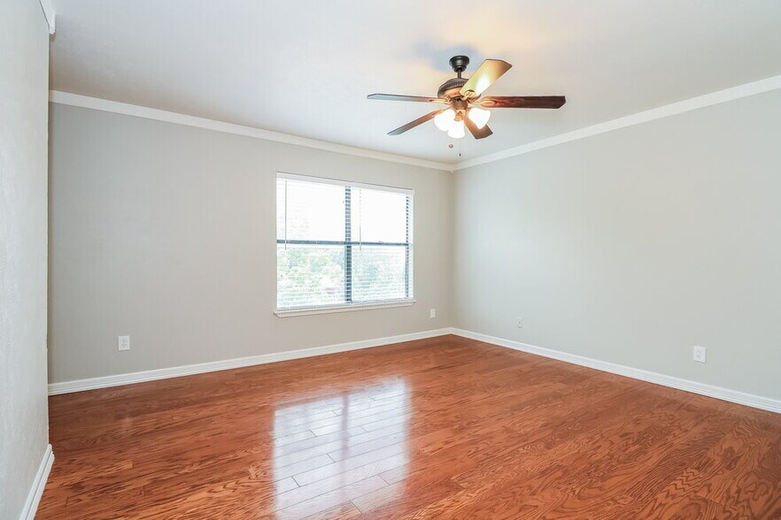 Building Photo - 7529 Ashwood Cir