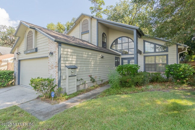 Building Photo - 3619 Bridgewood Dr
