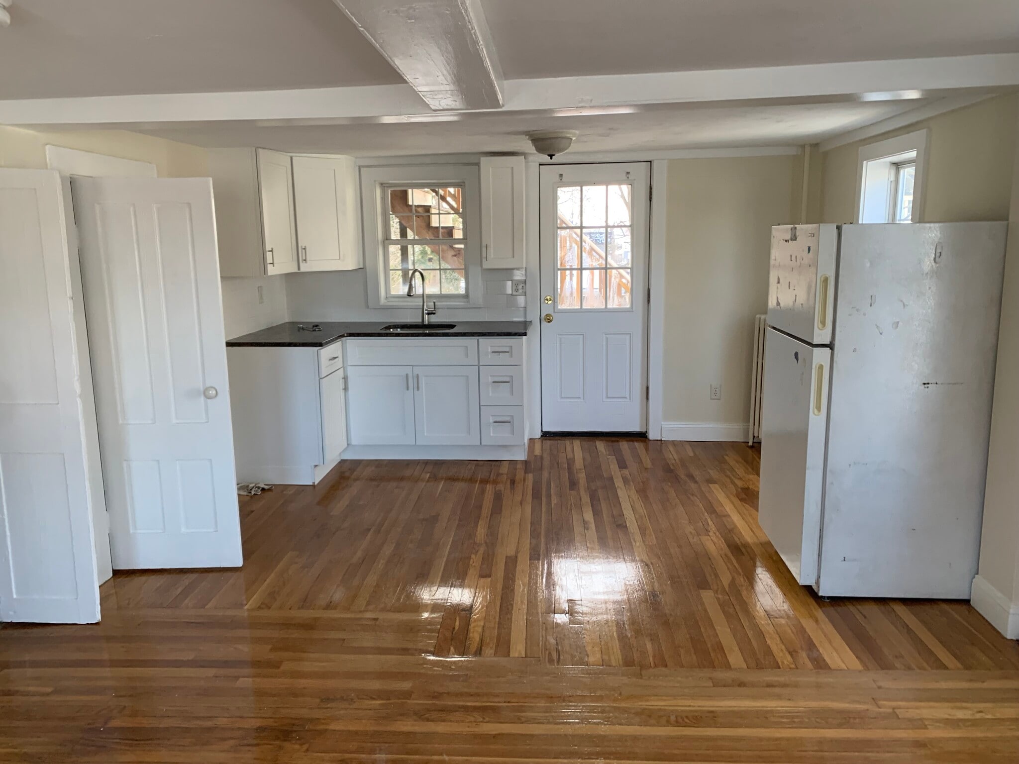 Building Photo - 71 Hale St