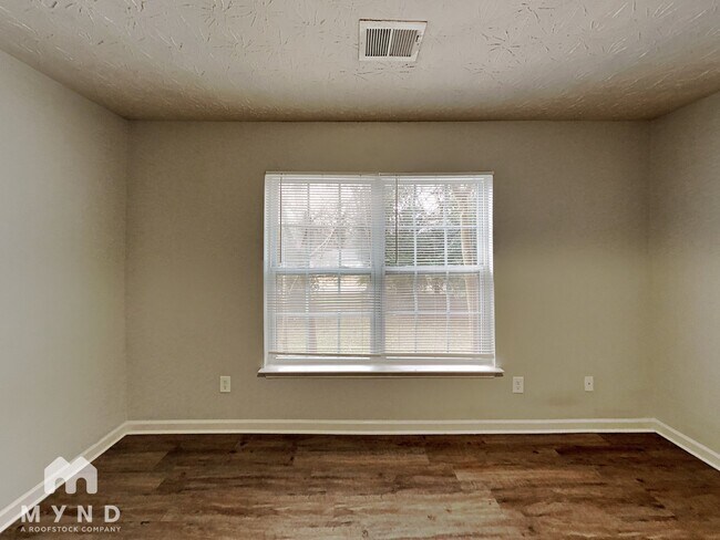 Building Photo - 5388 Daniel St