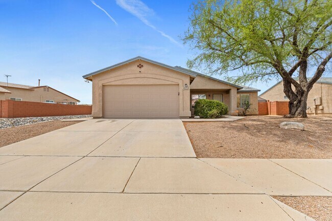Primary Photo - Nice Rita Ranch Home - Vail School District