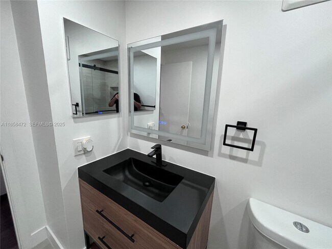 Building Photo - 11246 NW 14th Ct