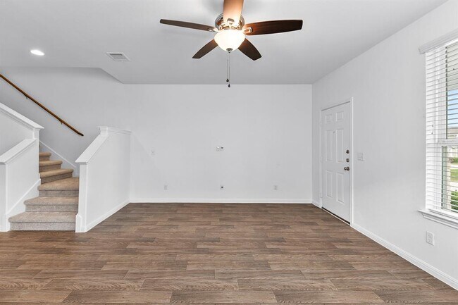 Building Photo - 213 Michaelis Dr