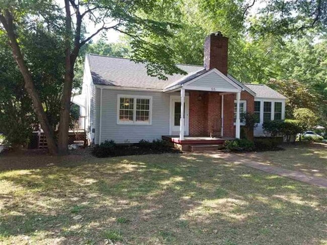 Primary Photo - Cozy 4 Bed 2 Bath Home in Greenville