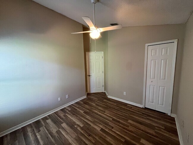 Building Photo - 1182 Sheeler Hills Dr