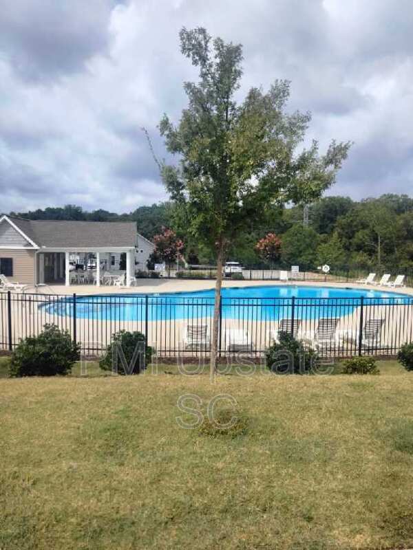 Building Photo - 567 Chantry Ln