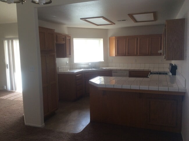 Building Photo - 7314 Sandrinilla St