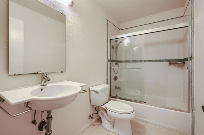 Building Photo - 3253 Caminito Eastbluff