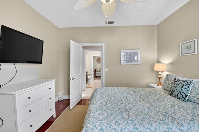 Building Photo - 5850 NW 21st Ave