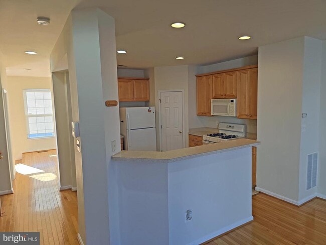 Building Photo - 8557 Wyngate Manor Ct