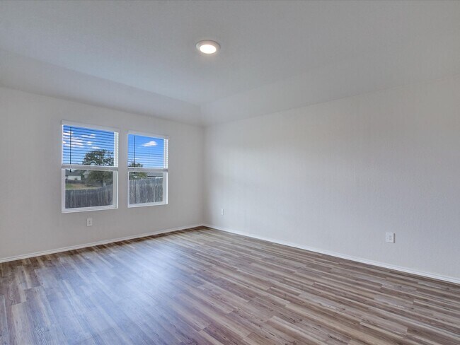 Building Photo - NEW LUXURY VINYL FLOORING IN ALL ROOMS - 3...