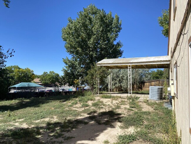 Building Photo - "Charming 3-Bed Oasis with 2 Full Baths in...