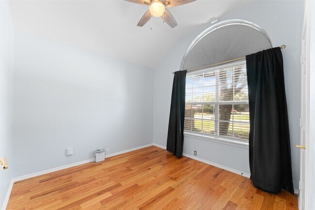 Building Photo - 6903 Hawaii Ln