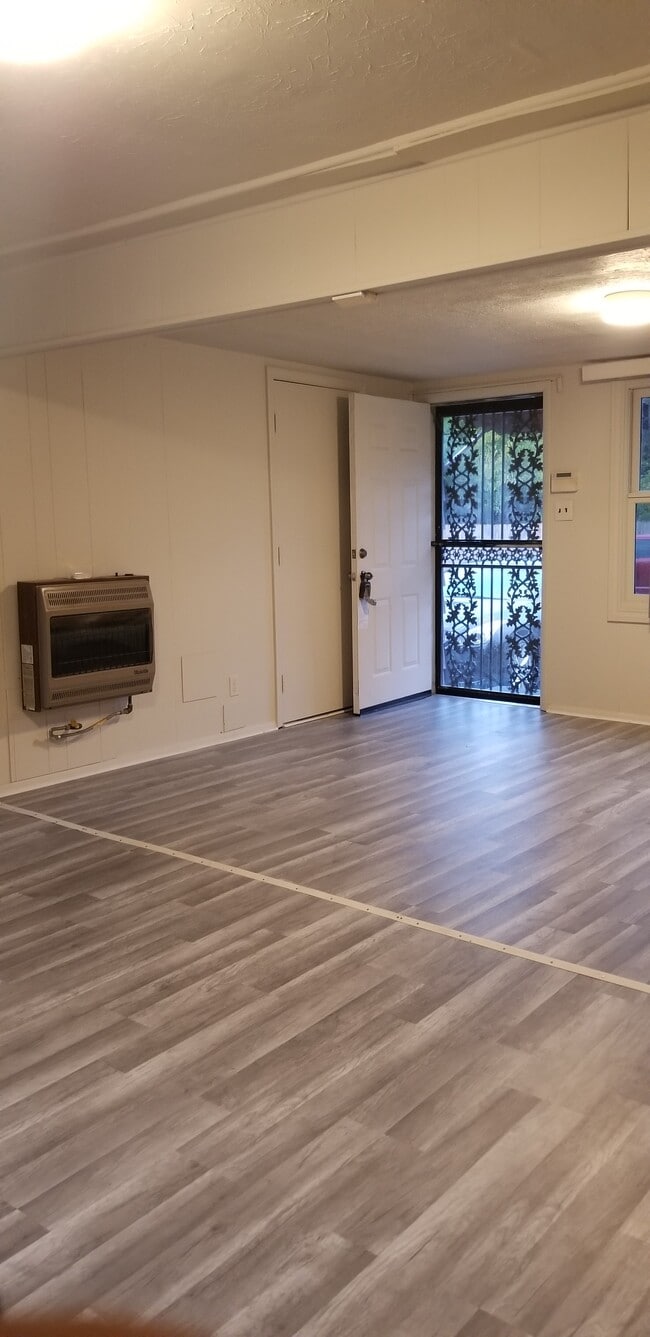 Building Photo - 2286 W Kessler Blvd N Dr