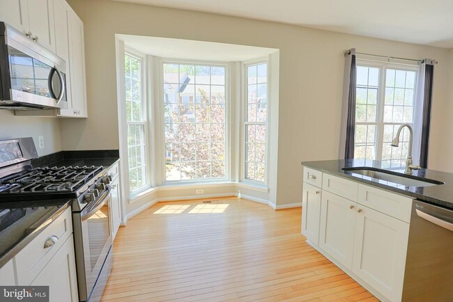 Building Photo - 3641 Bracknell Dr