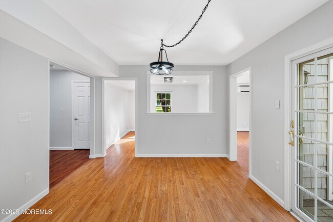 Building Photo - 61 Berkshire Dr