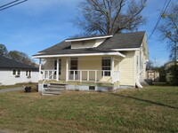 Building Photo - Lincolnton 2 Bedroom just outside City Limits