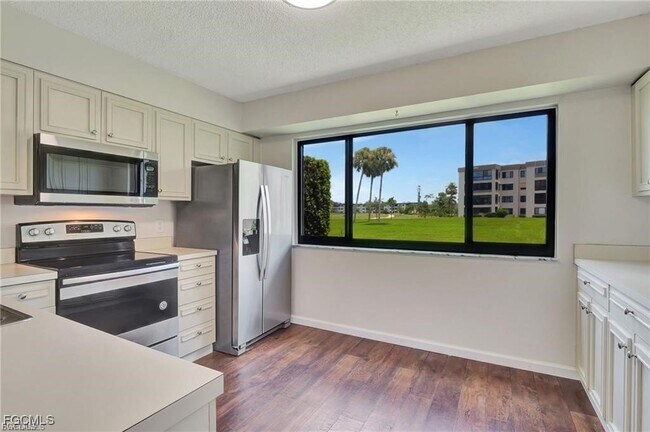 Building Photo - 7406 Lake Breeze Dr