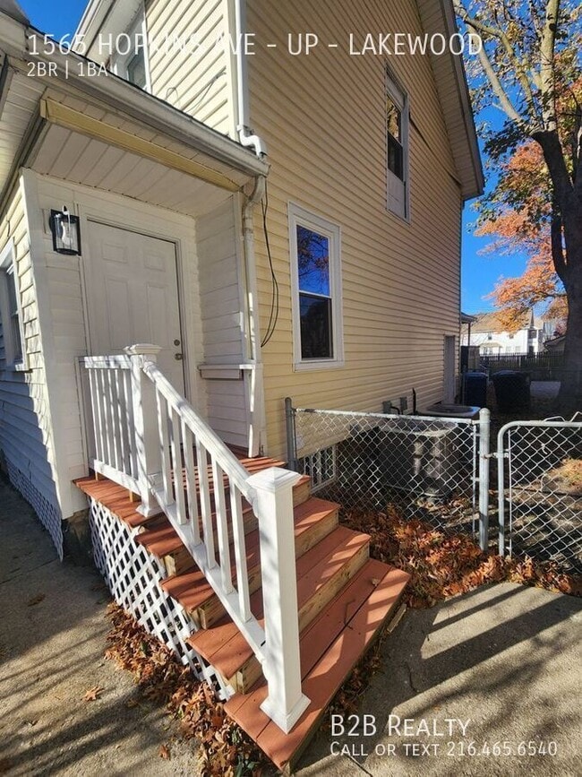 Building Photo - 1565 Hopkins Ave