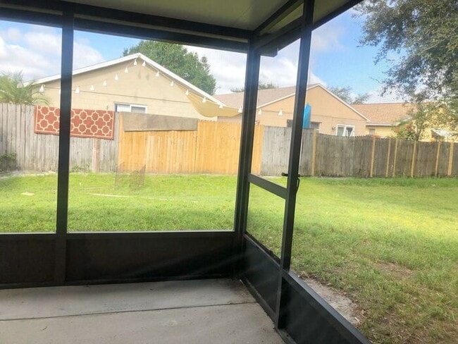Building Photo - CUTE 3 BED 2 BATH HOME with SINGLE GARAGE IN SOUTHEAST ORLANDO