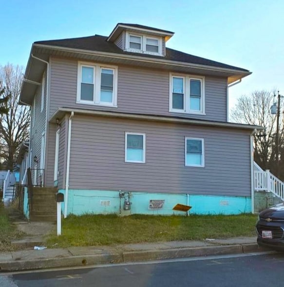 Primary Photo - 3247 Magnolia Ave