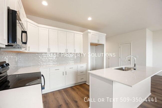 Building Photo - 601 S Dorsing St