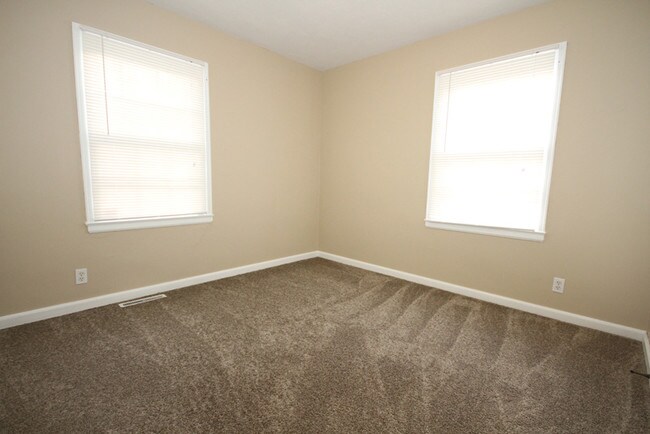 Building Photo - 109 Sunset Dr