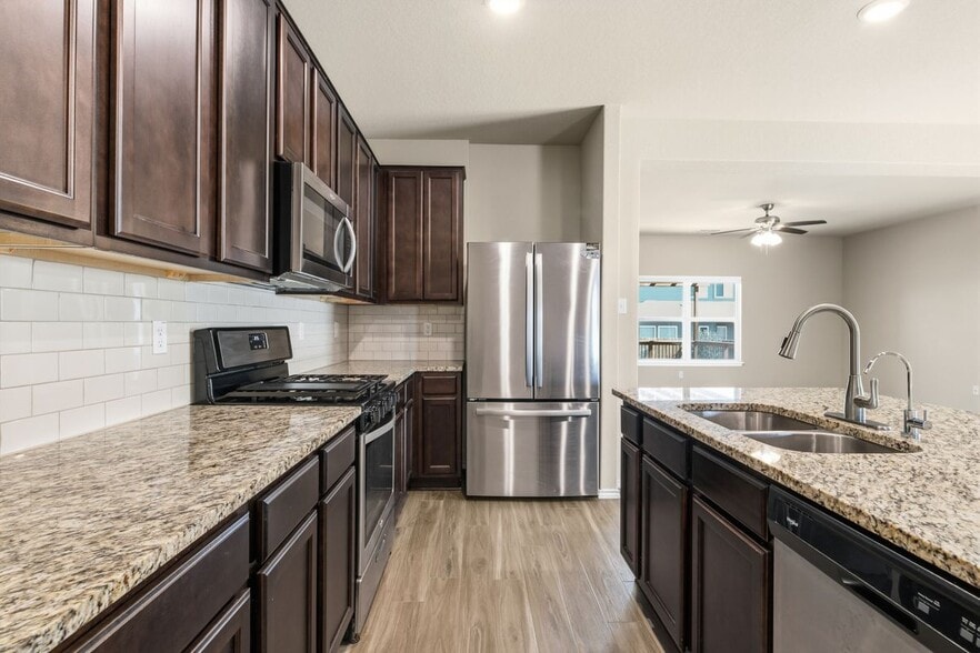 Building Photo - 513 Chelson Hunt