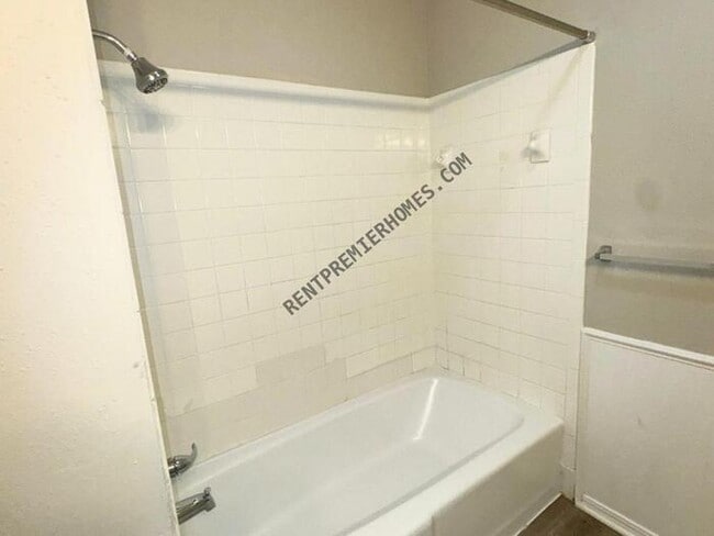 Building Photo - 11629 Kings Cir
