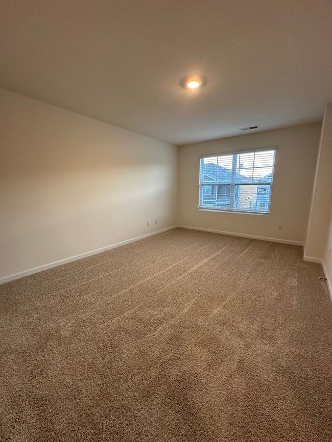 Building Photo - 3 Bedroom / 2.5 Bath Townhome Kingsport, TN