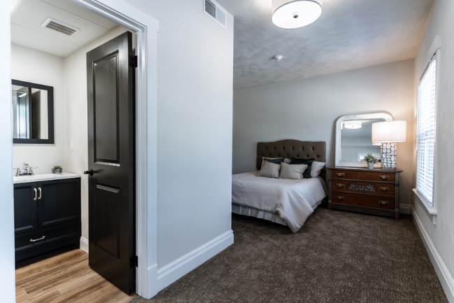 Building Photo - 101 N Rose St