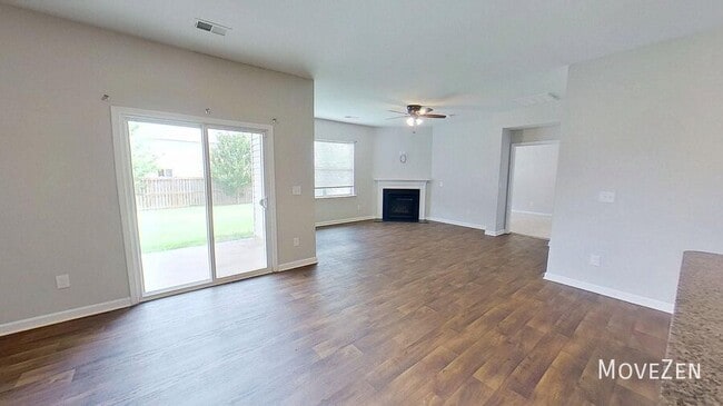 Building Photo - 22 Crestwood Pnes Trl