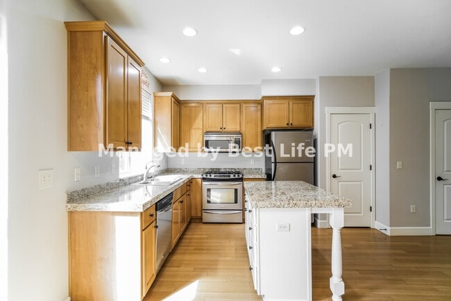 Building Photo - 2067 NE 49th Way