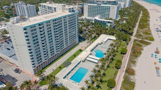 Building Photo - 2899 Collins Ave