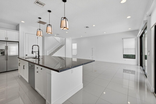 Building Photo - 4025 Faraday Wy