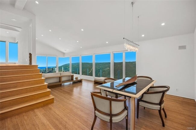 Building Photo - Elegant Mystic Hills Home