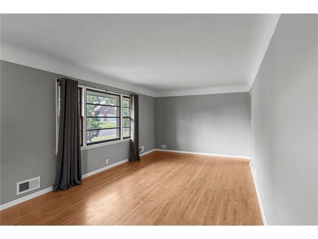 Building Photo - 1435 Englert Rd