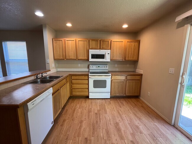 Building Photo - 9690 W Portola Dr
