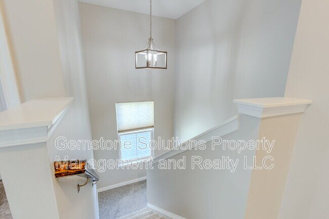 Building Photo - 2704 Orleans Dr