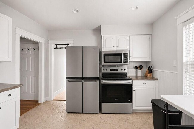 Building Photo - 18 Sprague Ct
