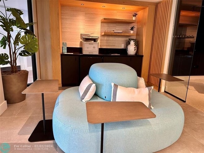 Building Photo - 1010 Seminole Dr