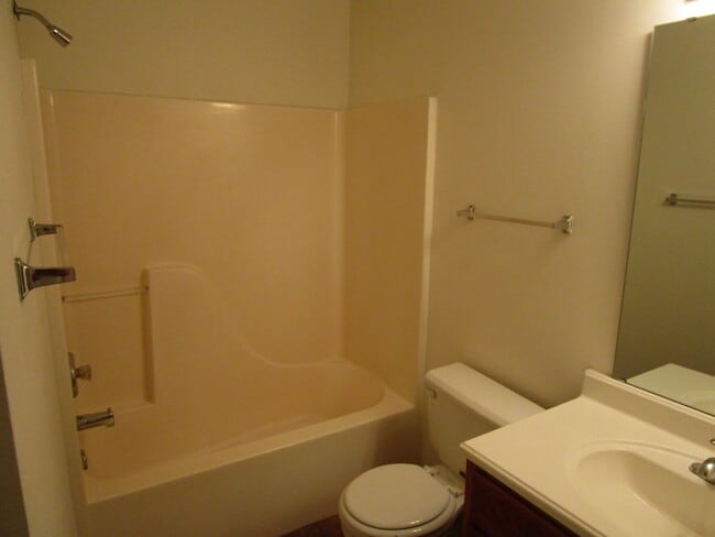 Building Photo - 1616-1618-1618 Juniper Dr